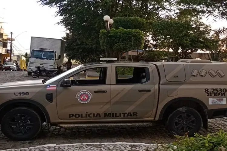 Mulher finge estar morta e sobrevive após ser esfaqueada pelo ex em Araci
