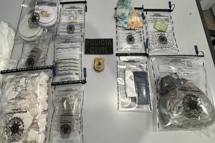 V ÍDEO: Operação Égide apreende drogas e prende suspeito após homicídio em Brumado