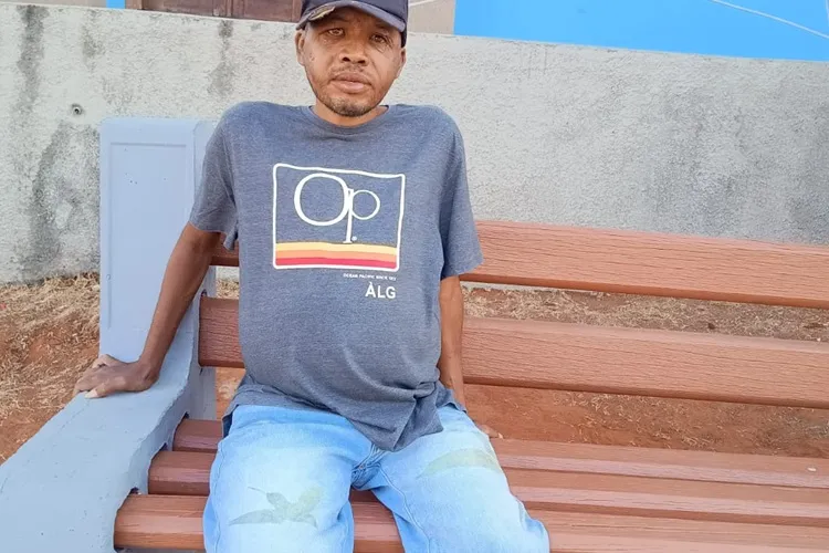 Morador de rua com cirrose hepática diz não receber assistência médica em Brumado