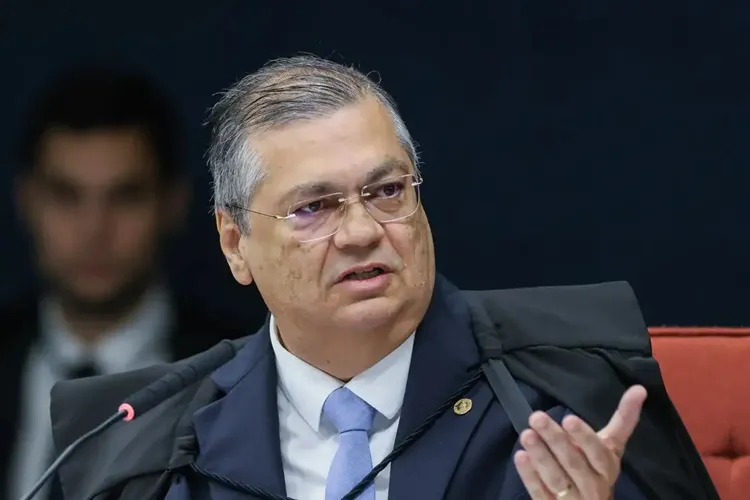 Flávio Dino manda TSE analisar possível uso de emendas em campanha eleitoral