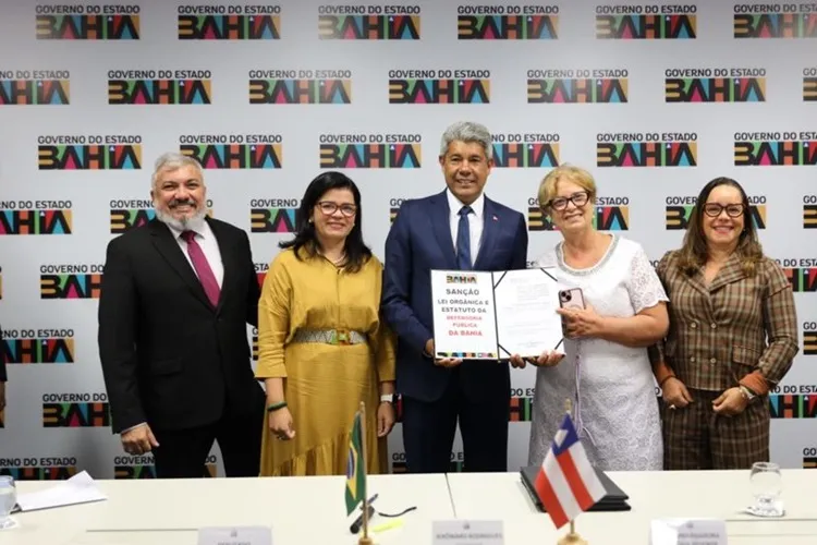 Projeto que reestrutura carreira dos defensores públicos é sancionado pelo governador