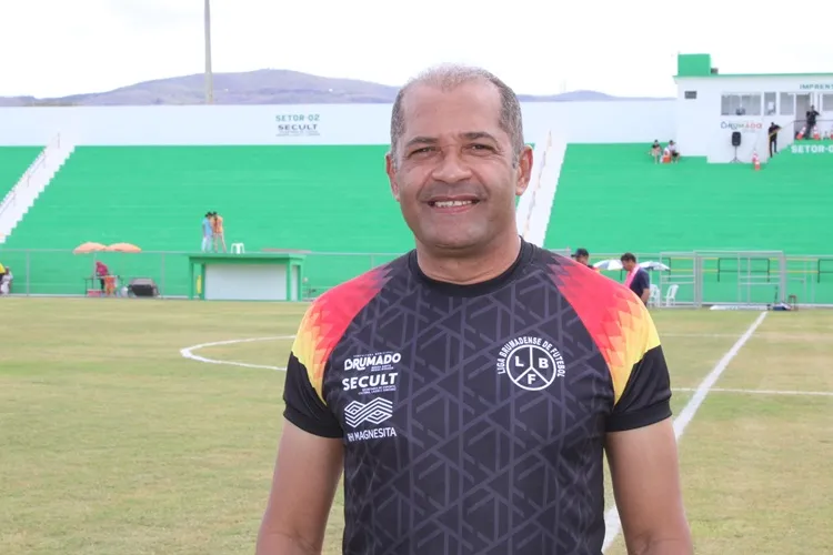 Brumado: Secretário exalta investimentos na requalificação do Estádio Gilberto Cardoso