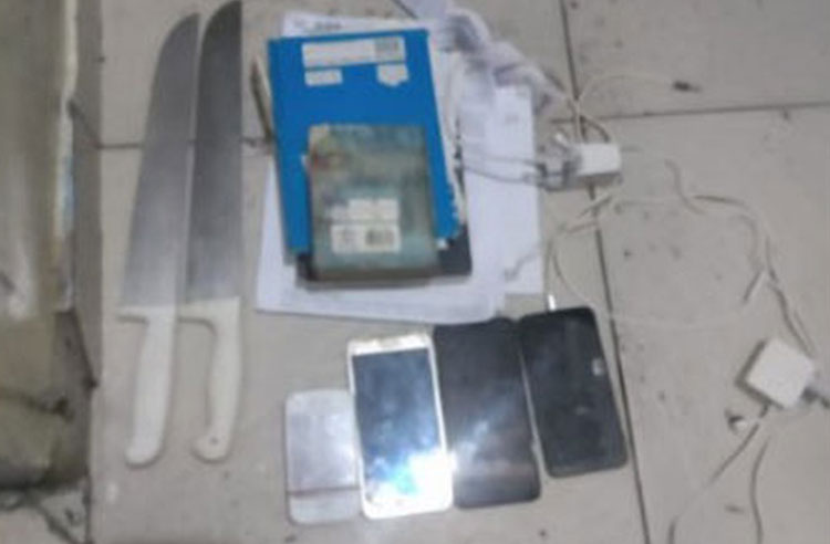 Polícia descobre escavação que ligava celas em penitenciária de Salvador