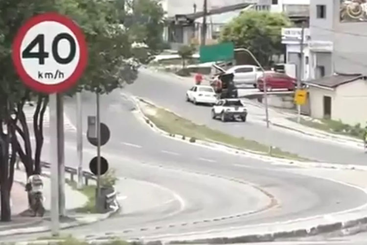 Homem é morto a tiros por falsos entregadores no extremo sul da Bahia