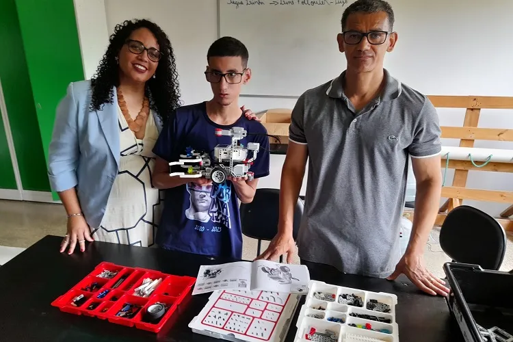 Projeto piloto de robótica inclui alunos com necessidades específicas no Ifba em Brumado