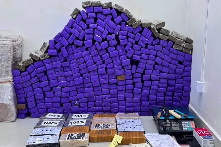 78ª CIPM apreende 371 kg de drogas em imóvel de Vitória da Conquista