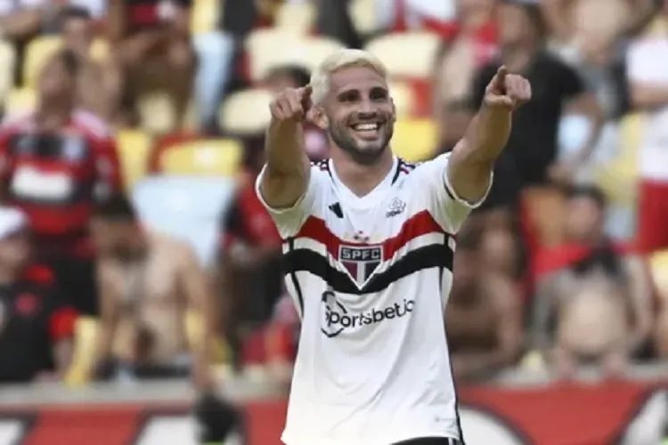 São Paulo vence Flamengo no Maracanã e abre vantagem na final da Copa do Brasil