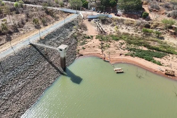 Com reservatório em 40% da capacidade, obra na barragem de Ceraíma será reiniciada em Guanambi