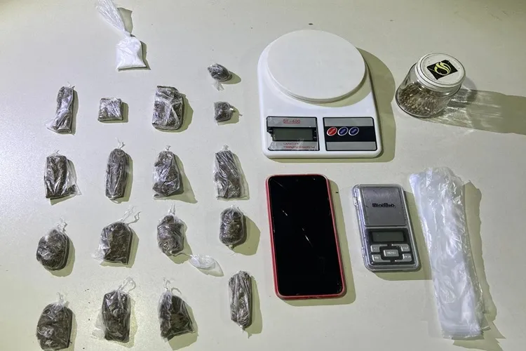 38ª CIPM apreende drogas durante patrulhamento tático em Bom Jesus da Lapa
