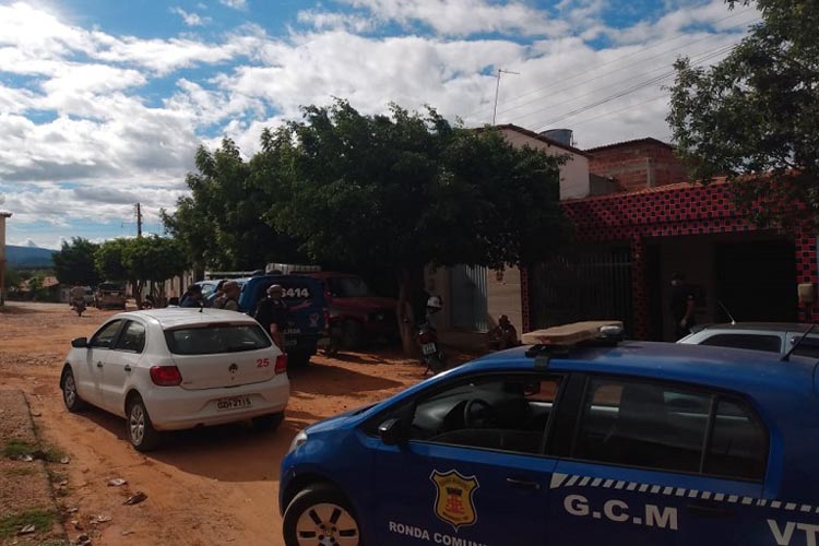 Covid-19: Estabelecimentos comerciais são fechados na zona rural de Brumado