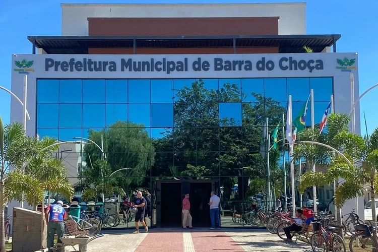 TCM concede cautelar e suspende contratações de temporários em Barra do Choça