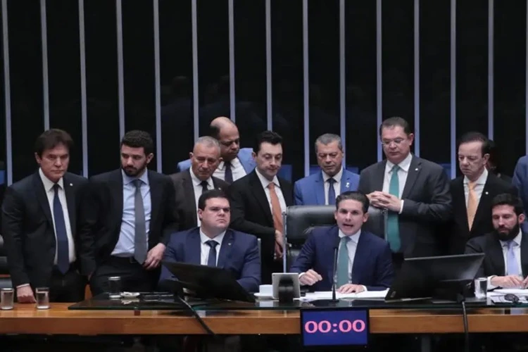 Câmara aprova PL da Dosimetria, que reduz pena de Jair Bolsonaro
