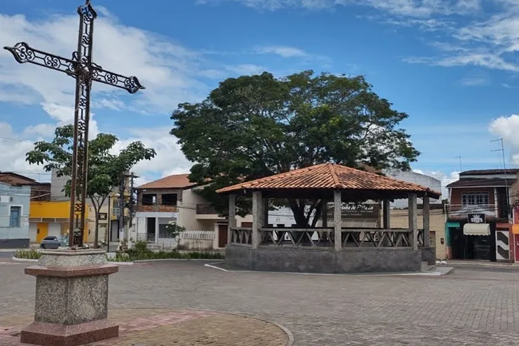 Mercado em São Felipe é alvo de recomendação por vender bebida alcoólica a menores