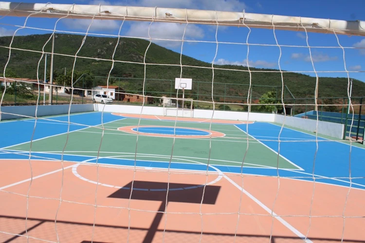 Brumado: Prefeito inaugura quadras e anuncia novas praças na região de Ubiraçaba