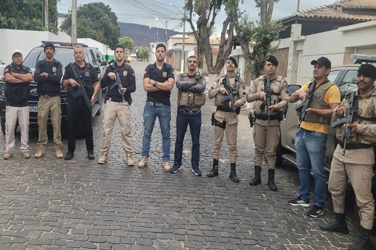 Ação policial cumpre mandados no combate ao tráfico de drogas em Brumado