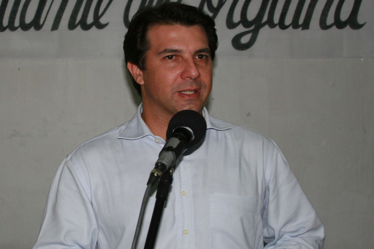 Deputado Arthur Maia é vaiado e chamado de golpista durante aniversário de Brumado