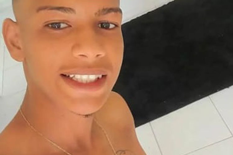 Bandidos matam jovem de 19 anos dentro de estabelecimento comercial em Guanambi