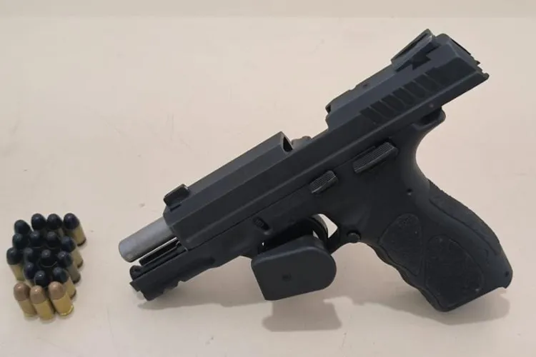 77ª CIPM prende casal com armas de fogo em Vitória da Conquista