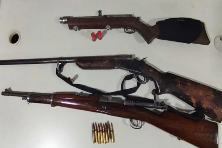 Rondesp apreende fuzil 7,62 e espingardas após fuga de suspeitos em Bom Jesus da Lapa