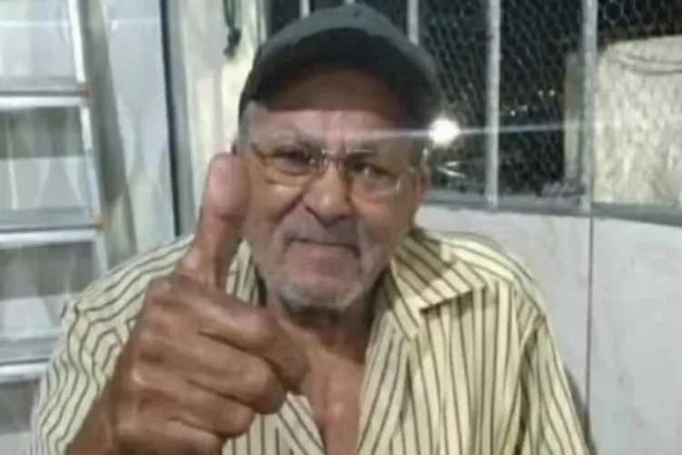 Idoso morre após ser atingido por bala perdida enquanto trabalhava no próprio bar