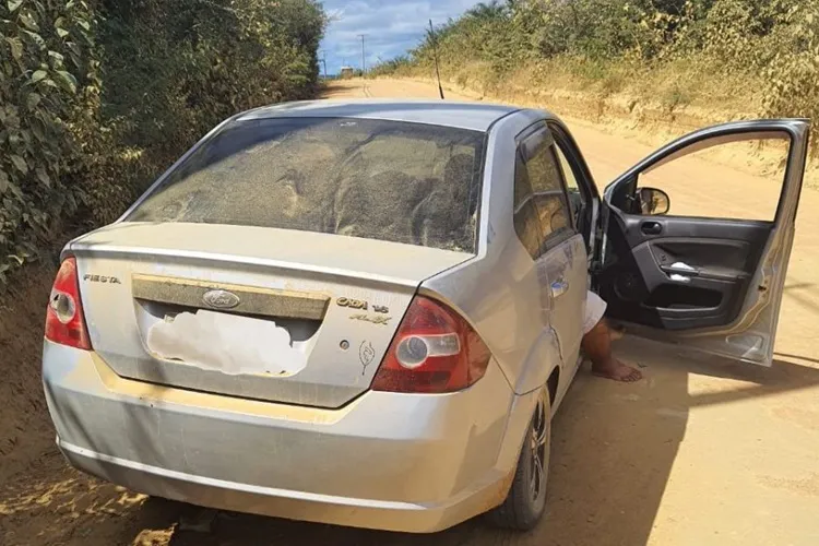 Homem embriagado é preso em Aracatu após causar acidente em série e tentar fugir