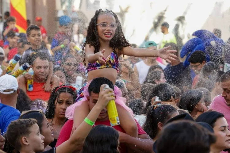 Carnaval de Brumado: CarnaKids leva alegria e fantasia ao circuito Agamenon Santana