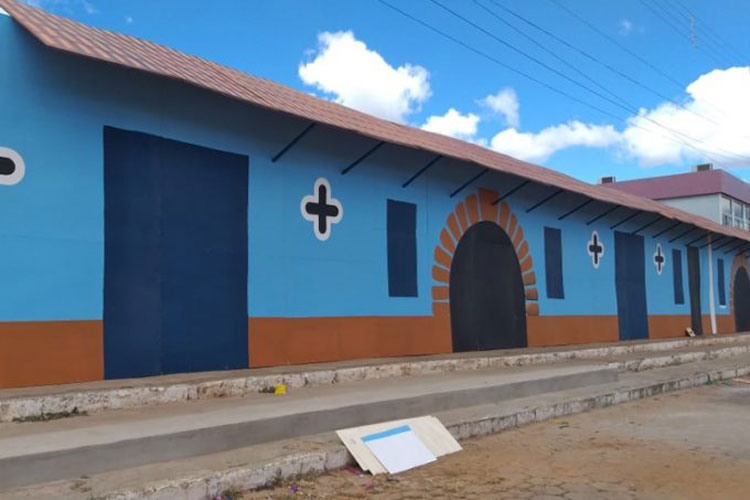 Para comemorar 100 anos, Arraiá de Caculé reproduz marco histórico da cidade