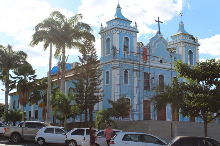 Brumado: Igreja Matriz recebe retoque de pintura para festa do Bom Jesus