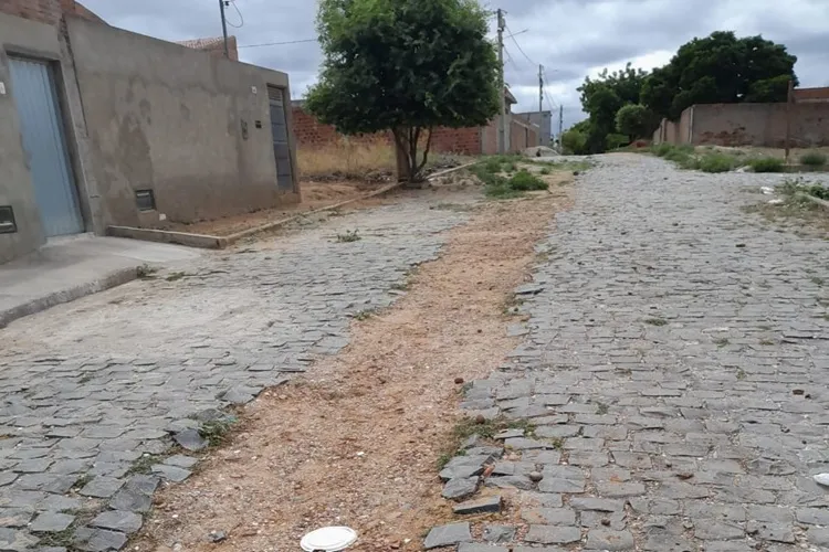 Promessas não cumpridas deixam ruas esburacas e interditadas em Brumado