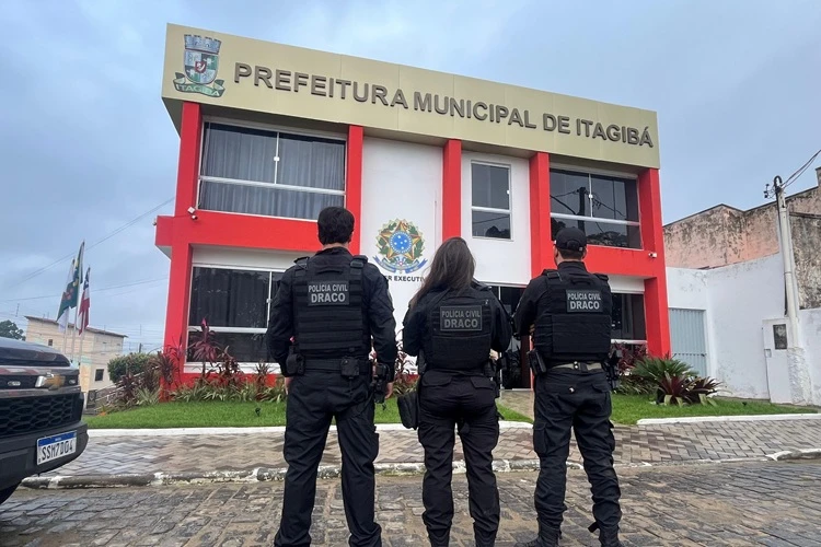 Operação Carta Marcada afasta secretário e servidora da prefeitura de Itagibá