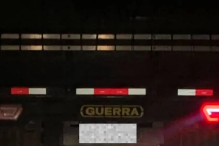 17º BPM intercepta motorista de carreta na BR-122 após denúncia de calote em Guanambi