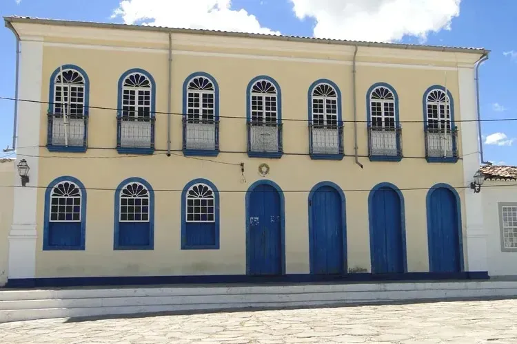 MP-BA recomenda que prefeito de Rio de Contas exonere esposa e tia por nepotismo