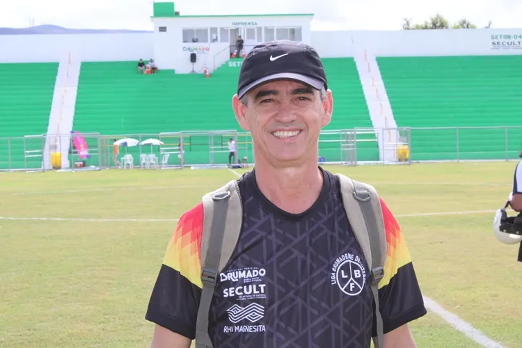 Brumado: Técnico da seleção de futebol vislumbra investimos no esporte local