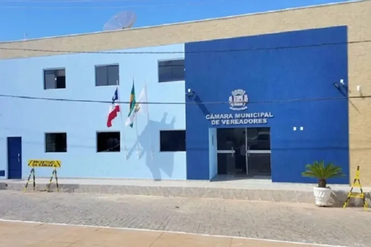 Presidente da Câmara de Correntina acusa prefeito de reter R$ 1,8 milhão em repasses do duodécimo