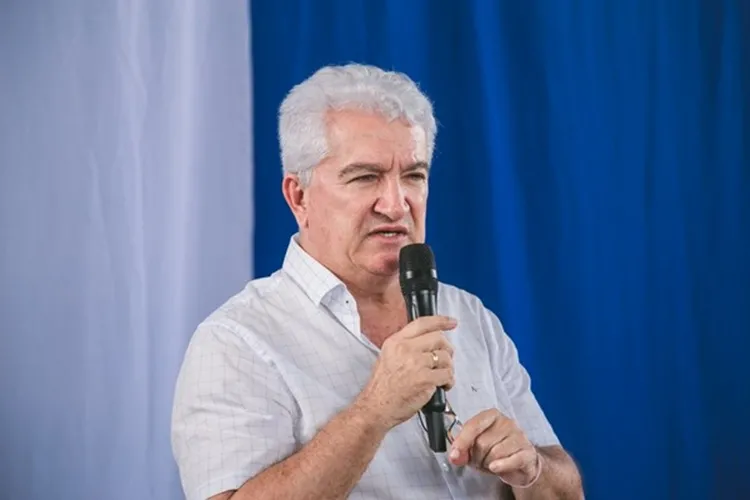 Prefeito interino exonera procurador e promove dança das cadeiras em Riacho de Santana