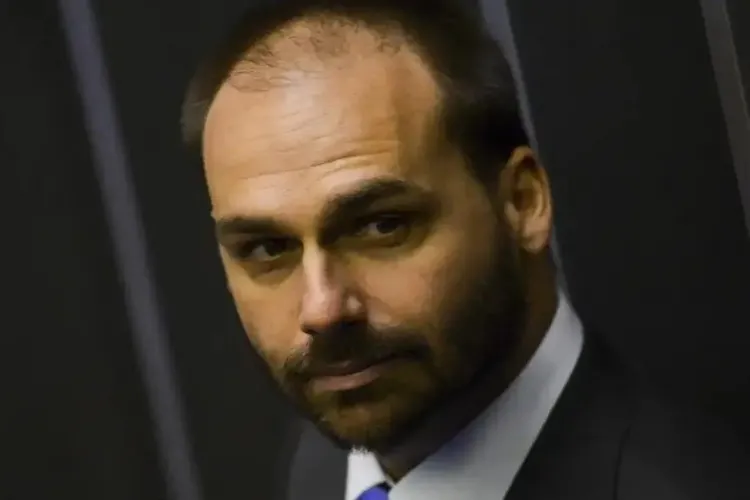 PGR denuncia Eduardo Bolsonaro e Paulo Figueiredo por coação