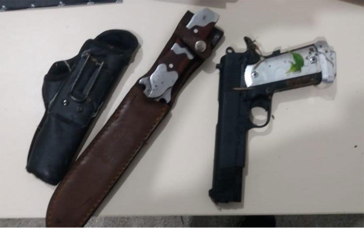 Dupla é presa suspeita de matar mãe e filha com golpes de faca no interior da Bahia