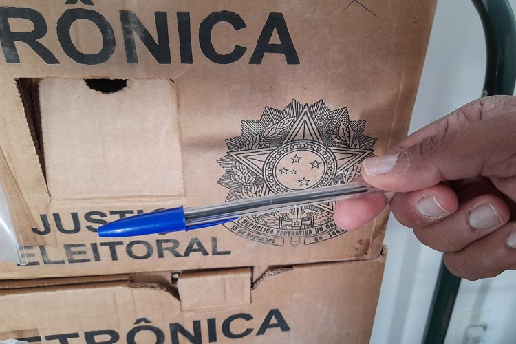 Brumado: Cartório Eleitoral reforça recomendação para que cada eleitor leve sua caneta para o dia da votação