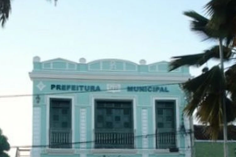 MP-BA firma acordo para realização de concurso público em Palmeiras