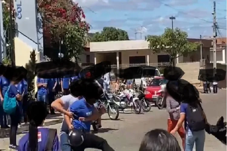 Perfil falso usado para difamar alunos causa confusão no CEEP em Brumado