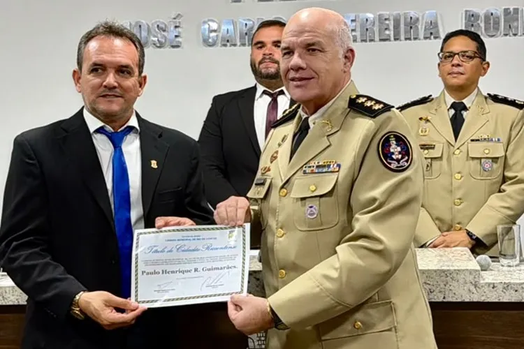 Coronel Paulo Guimarães recebe Título de Cidadão Riocontense