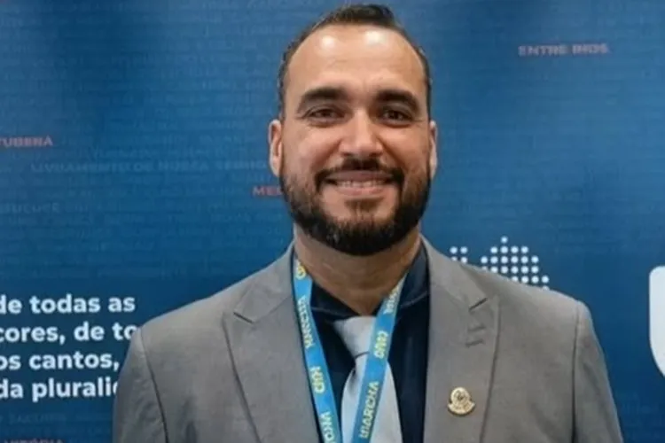 Prefeito de Central vira alvo do TCM por usar Instagram pessoal para promover ações da prefeitura