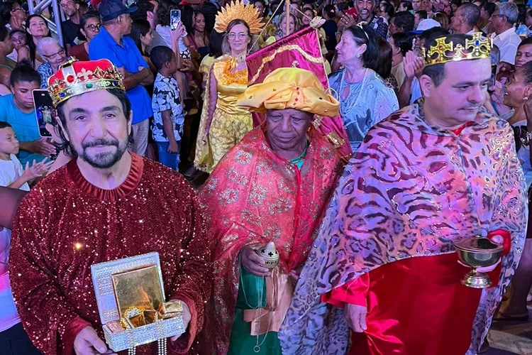 Milhares de espectadores prestigiam 1º festival de Terno de Reis realizado em Guanambi