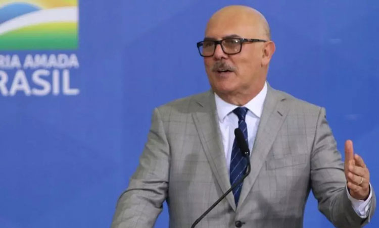 Polícia Federal prende ex-ministro da Educação Milton Ribeiro