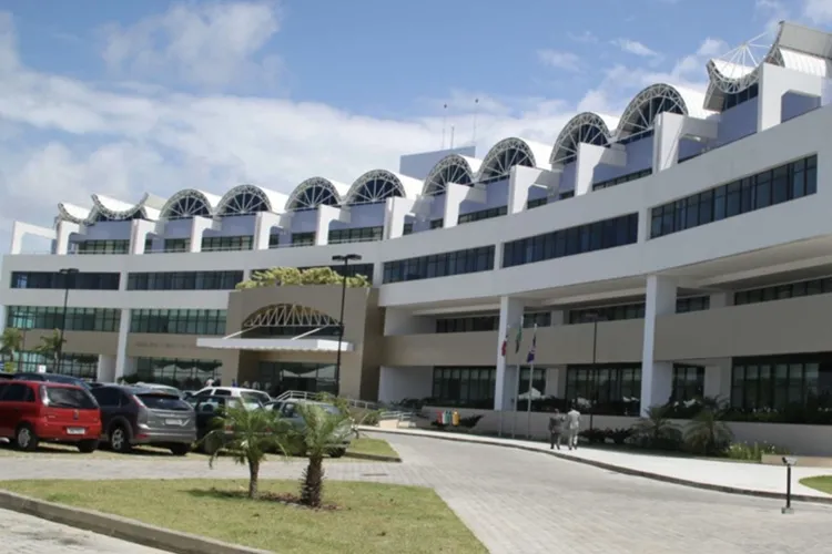 MP-BA aciona prefeitos de Tremedal e Belo Campo por contratações irregulares de servidores