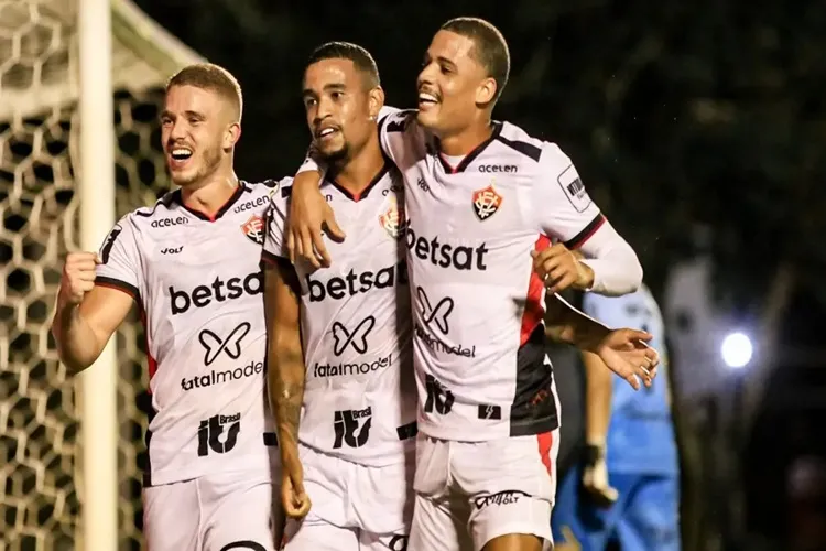 Vitória vence o Criciúma no Barradão e abre três pontos de vantagem do Z4