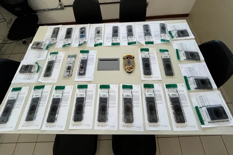 Operação Mobile 360° contra roubo e receptação recupera 26 celulares em Vitória da Conquista