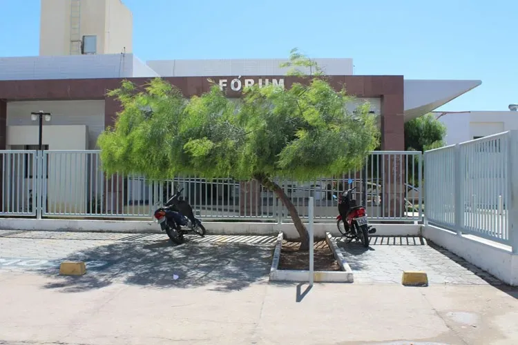 Preso escapa por janela durante audiência de instrução no Fórum de Guanambi