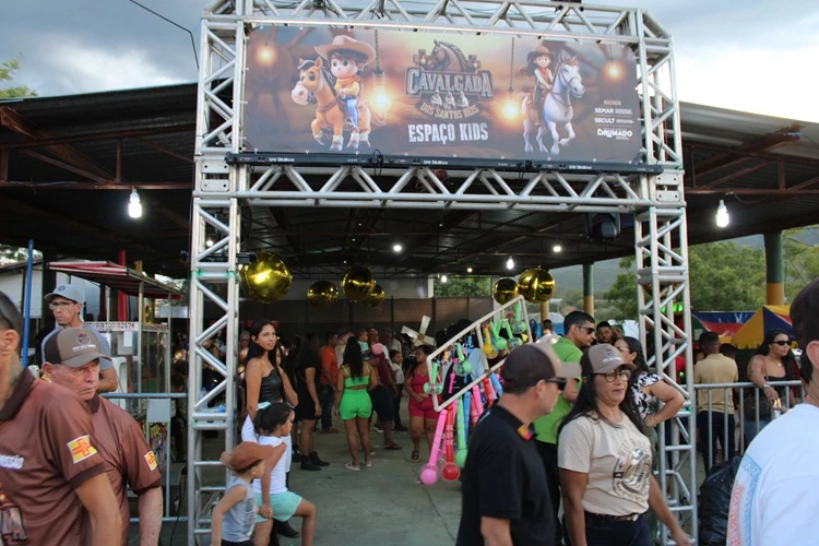 Espaço Kids ganha prestígio de adultos e crianças na Cavalgada dos Santos Reis em Brumado