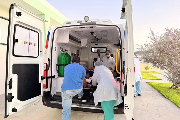 Paciente transferido da nova UPA é o primeiro internado na Unacon em Caetité